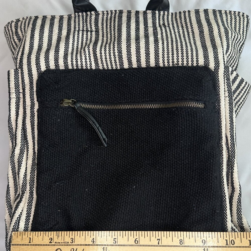 Universal Thread Utility Style Square Backpack - image 6